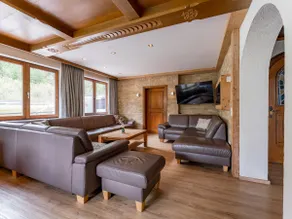Detached chalet with wellness & enclosed garden - Image 2