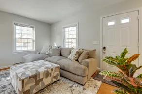 Niantic Duplex w/ Deck < 1 Mi to Beach + Boardwalk - Image 4