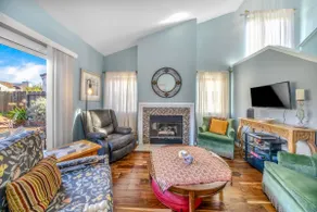 8-Guest Marina Beach Home Near Monterey Bay - Image 2