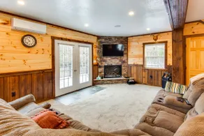 Houtzdale Home w/ Shuffleboard & Pickleball! - Image 3