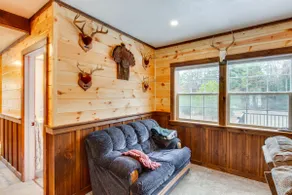 Houtzdale Home w/ Shuffleboard & Pickleball! - Image 5