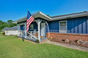 Game Day Cottage- 3.2 miles to UA- Fenced in yard - Image 5