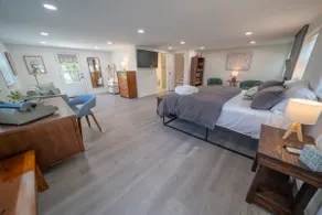 Spacious 4BR House near VT and Downtown w/ Gazebo - Image 5
