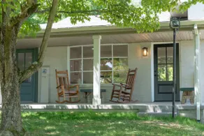 Spacious 4BR House near VT and Downtown w/ Gazebo - Image 3