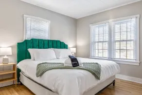 Spacious 4BR Home for Families & Pets - Image 4