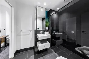 A Spacious & Lux Apt for 5 Next to Southern Cross - Image 4