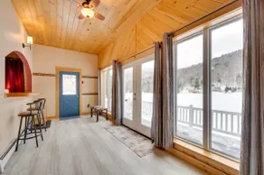 Peaceful Stark Cottage w/ Deck on South Ponds! - Image 5