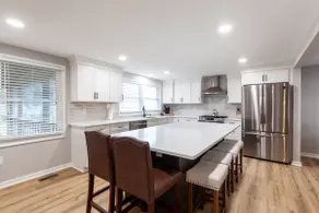 Fun-Filled Liberty Call w Porch, Parking, Gaming - Image 3