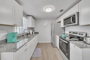 Serenity Retreat: Charming Home Near Attractions 3 Bedroom Home by RedAwning - Image 3