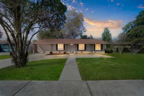 Serenity Retreat: Charming Home Near Attractions 3 Bedroom Home by RedAwning - Image 4