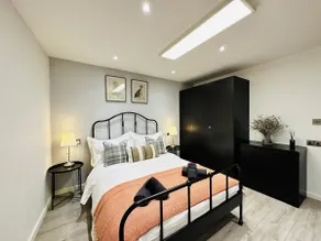 GoldersGreen Apartments by Sleepy - Image 5