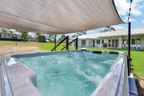 Tranquil Vista Luxury Haven - Image 2