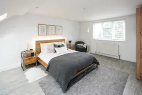 Contemporary 5 Bedroom with Garden North Finchley - Image 2
