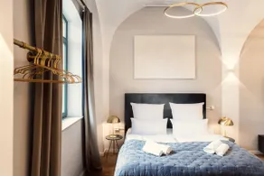 NEW LUXUS Suite I TWO Kingbeds I Center - Image 3