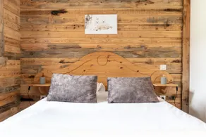 The Deer Cabin - Image 4