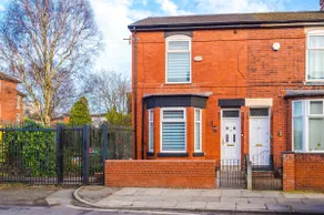 4 Bedroom Victorian House - Image 2