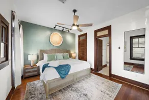 Chic Modern Apartment in Downtown Galveston - Image 4