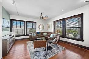 Chic Modern Apartment in Downtown Galveston - Image 2