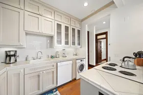 Chic Modern Apartment in Downtown Galveston - Image 3