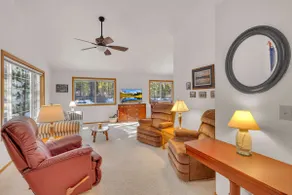 One Level, 3beds located near the river w/trails! - Image 3
