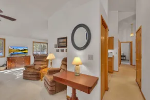 One Level, 3beds located near the river w/trails! - Image 5
