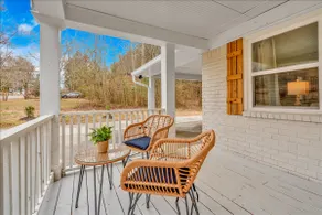 Cozy, Convenient home in Downtown|SLEEPS 11 - Image 5