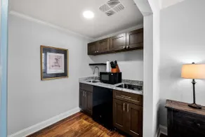 Modern Retreat in the Heart of Conway - Image 2