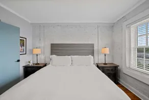 Discover Conway Trendy Downtown Loft - Image 4