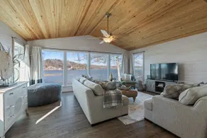 Lakefront view w/King bed/Fire pit/ Ez swim entry - Image 4