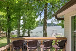 Lakefront view w/King bed/Fire pit/ Ez swim entry - Image 2