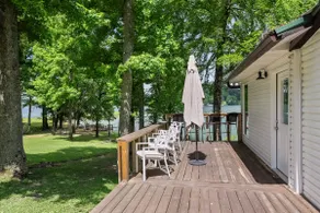 Lakefront view w/King bed/Fire pit/ Ez swim entry - Image 3