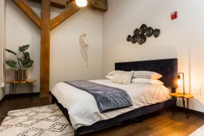BohoRetreat: KingLoft&StreetCar - Image 3