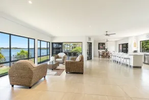 Jeffery River Retreat - Best Sunsets in Yamba - Holiday Yamba - Image 3