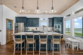 Bayfront Pier | Pool+Spa | Sleeps 10 | Waterfront - Image 4