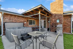 Garlands Hidden Gem 4 Bedrooms Hot Tub Patio - Image 3