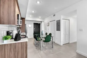 Gorgeous 3-Bed Retreat Mins from Bayside and Parking - Image 4