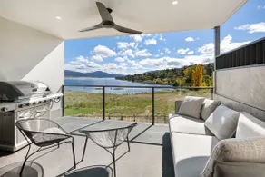 4BR Luxury Townhouse l Pet Friendly l Lake Views - Image 3