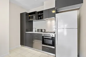 Chic Inner City Convenience, with Secure Parking - Image 4