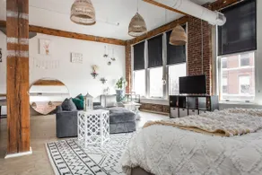 KC Grand Loft w/ King Bed - Image 4