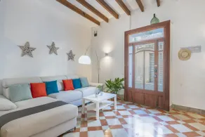 Charming Sa Pobla Retreat: 4BR, Pool, Sleeps 8 - Image 2