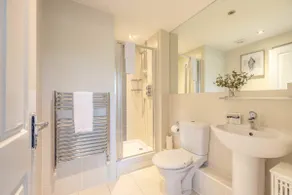 Elegant 4-Bed Home,Private Garden,Parking - By Tempstay - Image 4