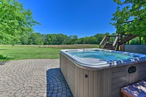 Lodge w/ Indoor Pool, Along Devil's Lake Park - Image 3