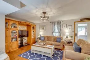 'Foxes Den' w/ Hot Tub, Pool Table & Fire Pit! - Image 4
