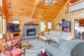 Peaceful Cabin w/ Hot Tub: 11 Mi to Blue Ridge! - Image 3