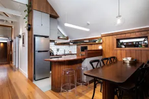 Marnies - Loft style country living - Image 3