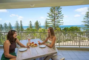 Tranquil Tides Retreat - Coastal Waterfront Escape - Image 2