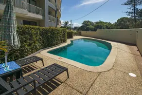Tranquil Tides Retreat - Coastal Waterfront Escape - Image 4