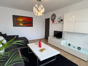 ♥ ️ HELLE WOHNUNG MIT BALKON SCHRITTE VON DER METRO FERN - Image 2