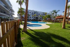 Avocado Pool & Mountain View - Image 4