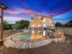 Modern Home - 1 Acre Lot w/ Pool, Patios, Jacuzzi - Image 5